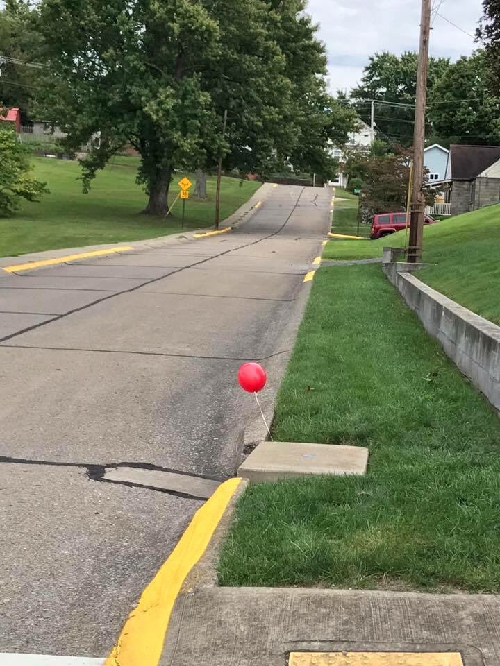 terri_polce's tweet photo. 🤡🎈we all float down here...#STephenKingIT #pennywisetheclown https://t.co/XfUcIYvf2Z