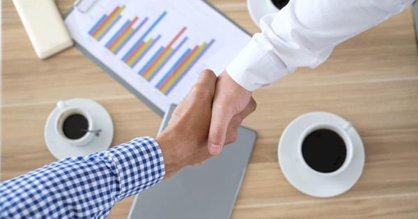 sharemyspace's tweet image. Network not working? How to Build and use a valuable contacts book. This is a MUST READ for event planners. crwd.fr/2weL4SS