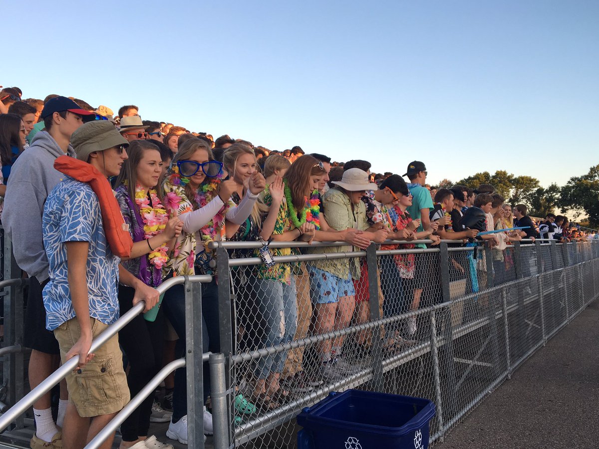EVHSAthletics's tweet photo. Still scoreless after one quarter at Burnsville. #EVfootball https://t.co/SVE3iMELE3