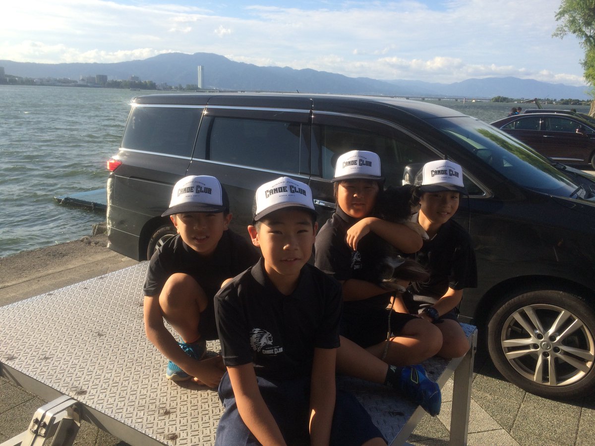 rowingbeat's tweet image. 久しぶりの投稿になります。

琵琶湖漕艇場主催のびわ湖ジュニアカヌークラブ(BJCC)。
この度、ユニフォームのデザイン制作を手伝わせて頂きました。
土壇場で業者が二転三転するなど紆余曲折を経て
夏休みの最終日に何とか到着。

裏で動いてくれた中島君、ご苦労様でした。