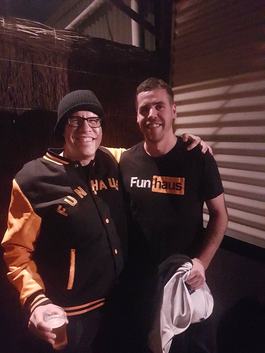 ShotsCaptain's tweet photo. @SirLarr was so shocked to see you last night but loved it #quintessentialgamer #quintessentialniceguy https://t.co/QJ5GpkSSW6