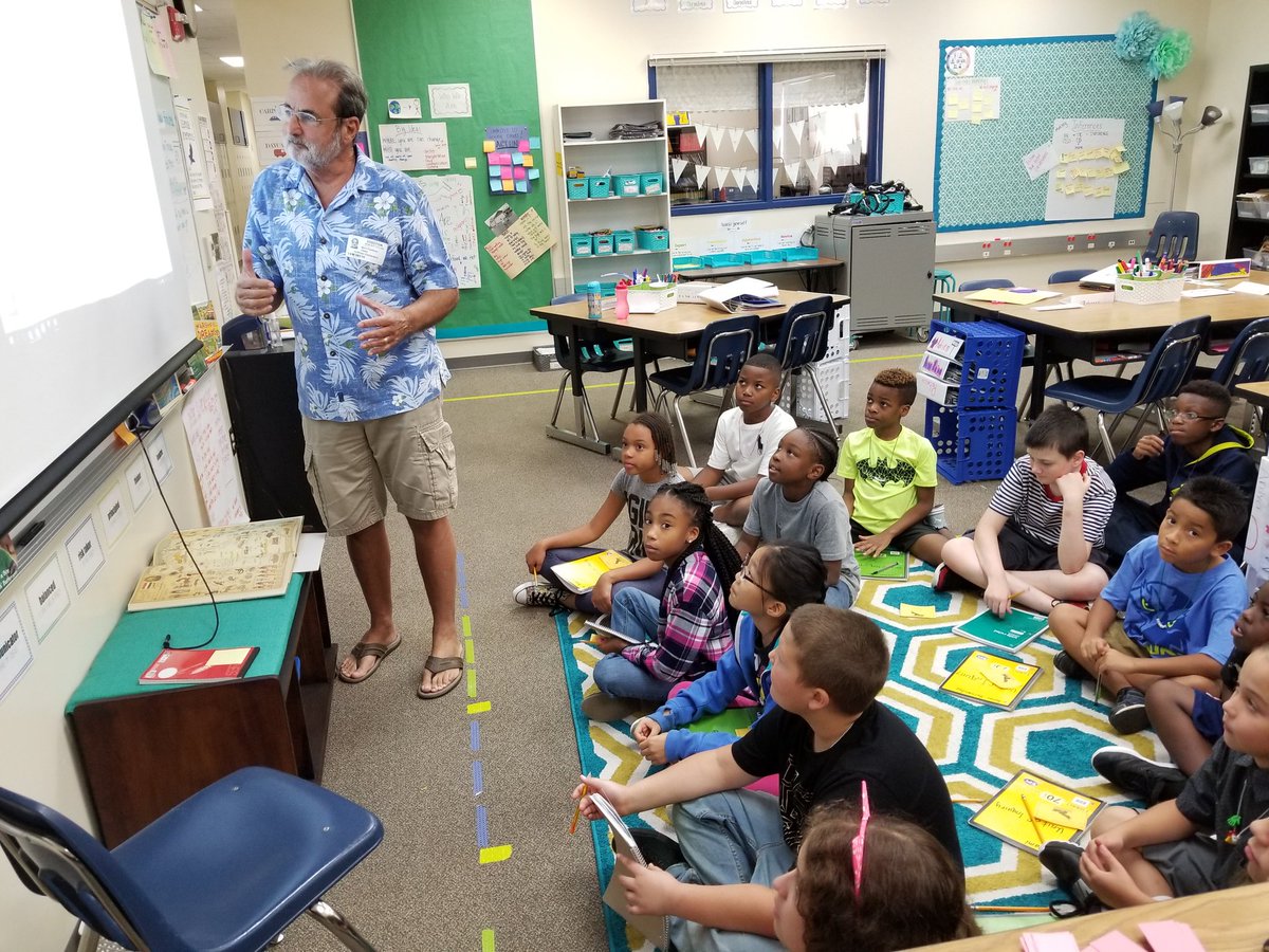 MrsYoesting's tweet photo. Virtual fieldtrip across the globe with our guest geography expert! 
 #freeds #huffmanpyp #wewonder https://t.co/SEdVG3xz2H