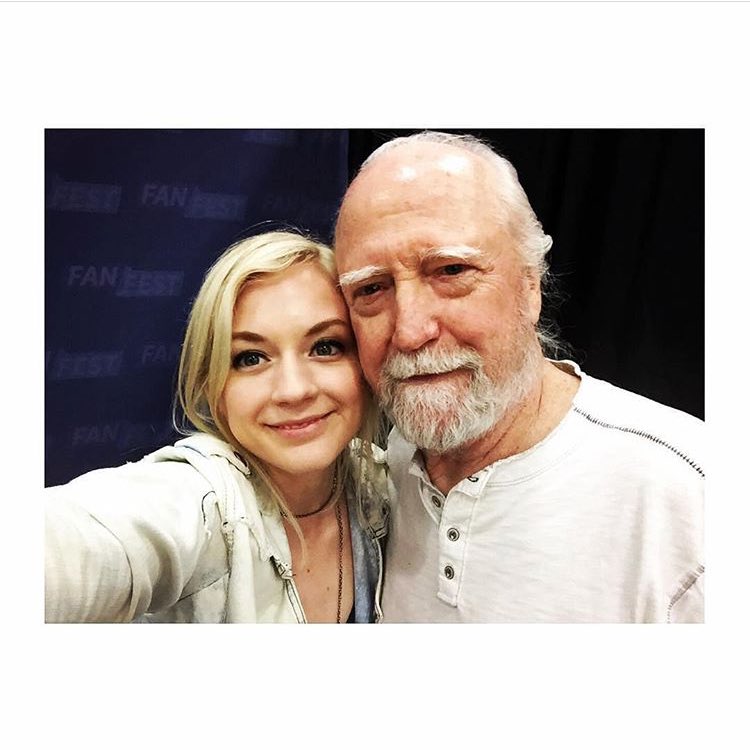 FirstMyFamily's tweet photo. Miss these two! 💀📷 #repost @emmykinney ⛑ #StaySafe: https://t.co/9b7oNHolOU #ZombiePrep https://t.co/Fc9tI4m2eo