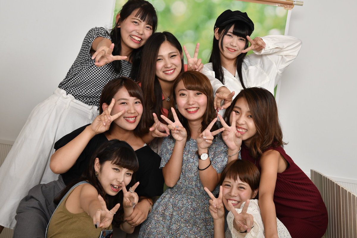 公式 広島ビューティー ブライダル専門学校 A Twitteren 卒業アルバムの撮影がありました 個人撮影からなかなか帰ってこないなぁと思っていたら 家族写真をとって遊んでいました 笑 広島ビューティー ブライダル ウエディングプランナー ドレス 就職