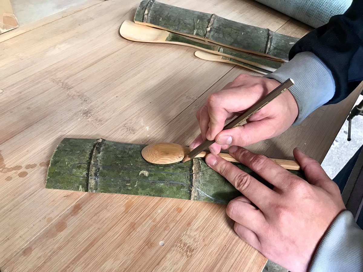 laboosjapan's tweet photo. 職人技を覗き見🧐
お客様に高品質の竹製生活用品を提供することは、la-boosの願いです🎎
#laboos #台湾 #食器 #竹食器 #子供食器 #赤ちゃん食器 #ベビー食器 #出産祝い #キッチン用品 #天然素材 https://t.co/ZFyLLa2UQb