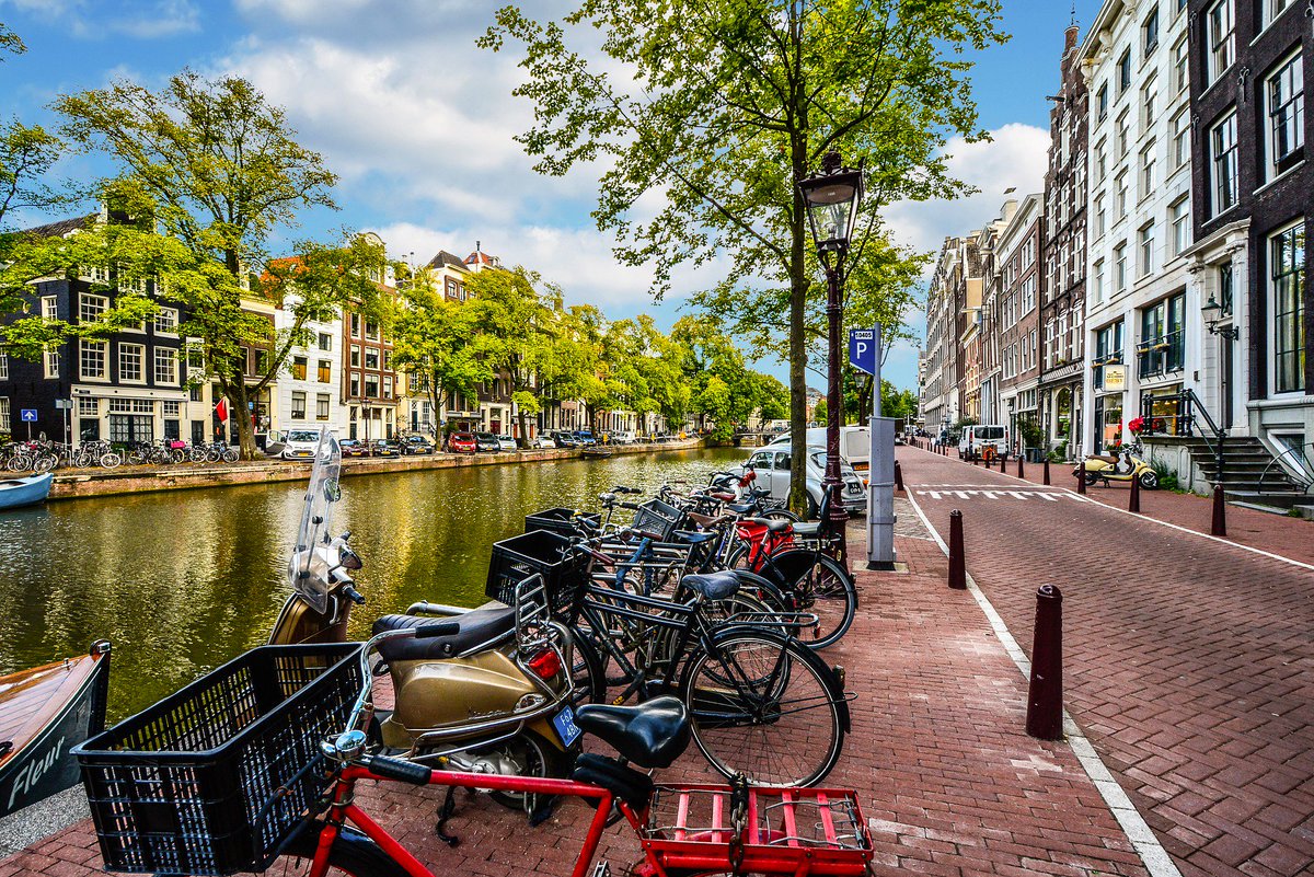 Amsterdam is switching from diesel to electric buses &amp; plans to have all of its public transit emission-free by 2025 thesolutionsjournal.com/article/amster…
