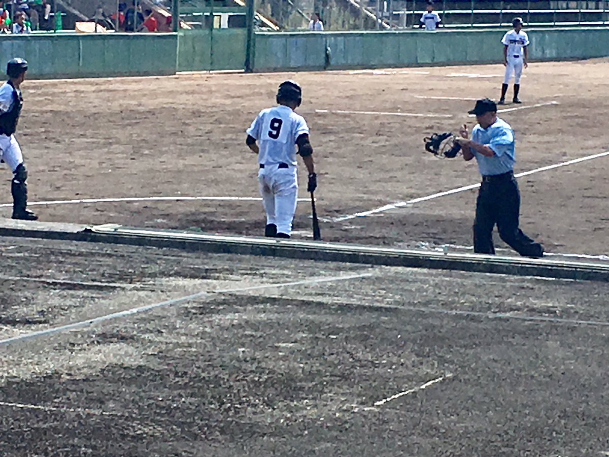 ライトの野球の守備位置はどっち 役割や付けられる番号は