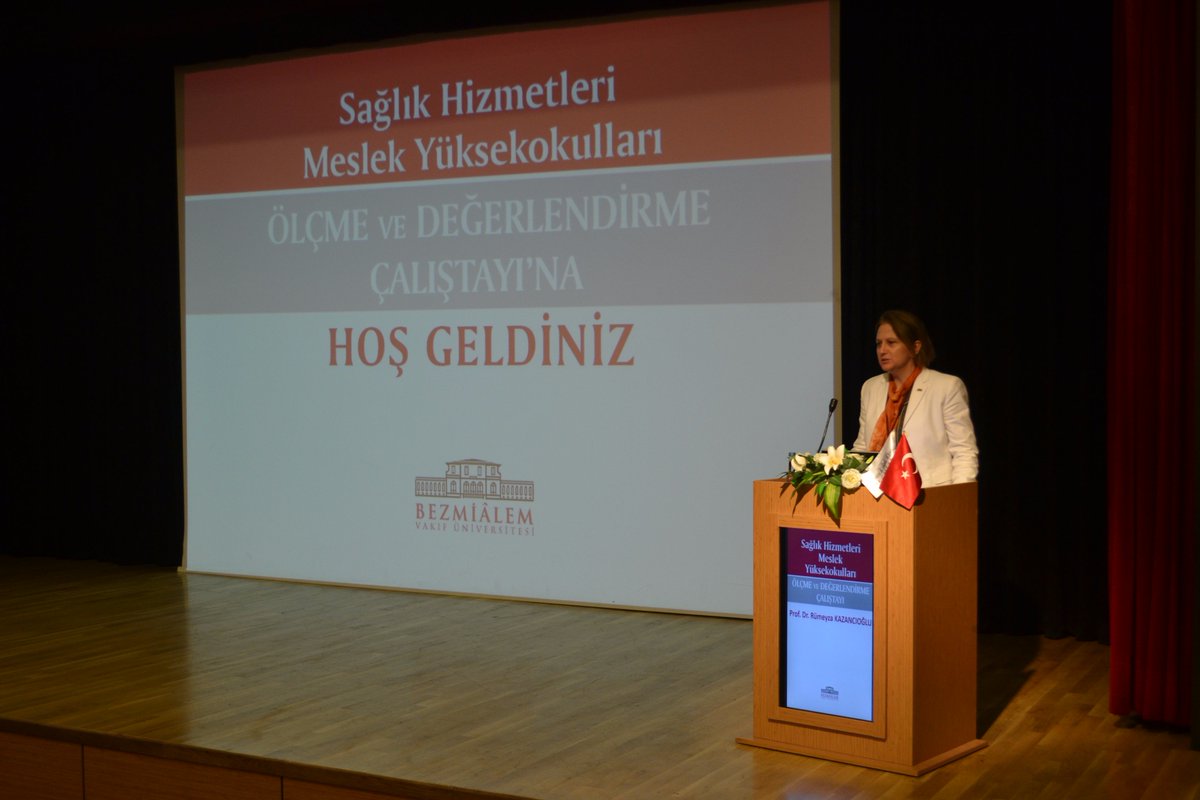 Rektörümüz Prof. Dr. Rümeyza Kazancıoğlu SHMYO Ölçme ve Değerlendirme Çalıştayı'nda konuşuyor.
