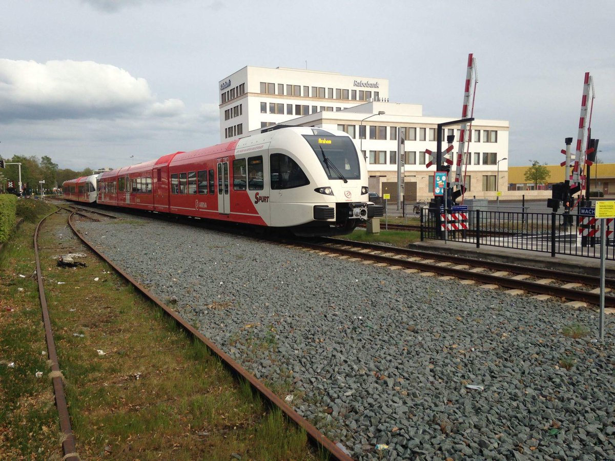 30.000 euro schade door graffiti in gemeente #Doetinchem

#politie #graffiti @poldichteren <a href="/POL_Doetinchem/">Politie Doetinchem</a> 

m.facebook.com/story.php?stor…