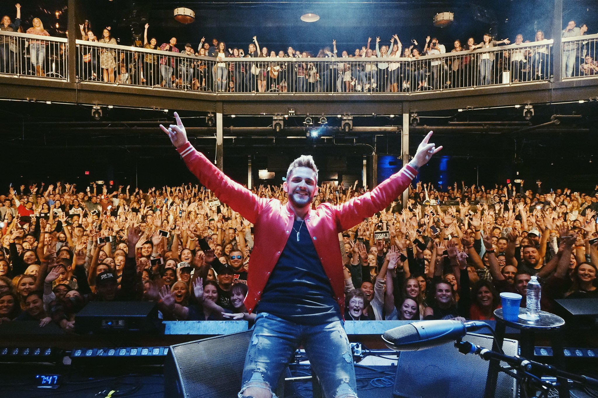Thomas Rhett on Twitter "Chicago!!! Closing out a perfect day! 