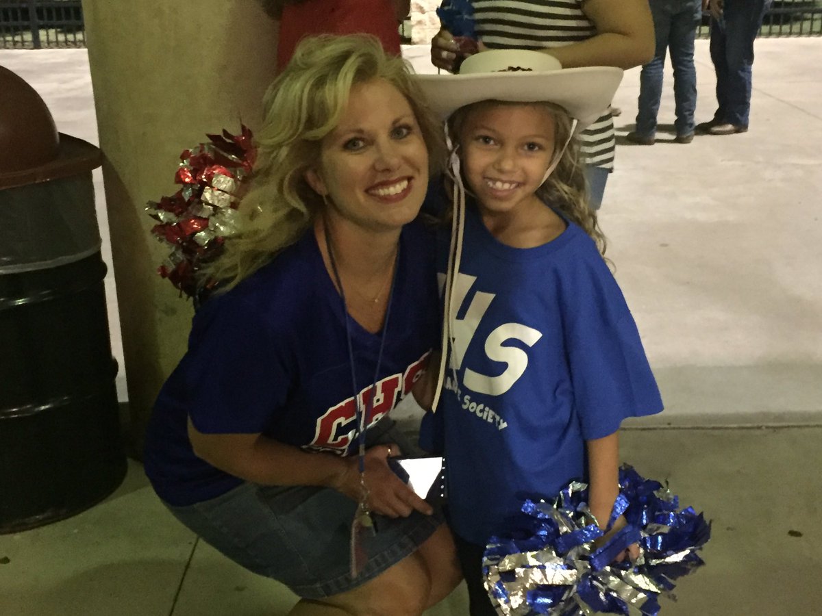 tx_rdesrochers's tweet photo. Lyric really loves those Cougarettes❤️ https://t.co/e5maH2eGvy