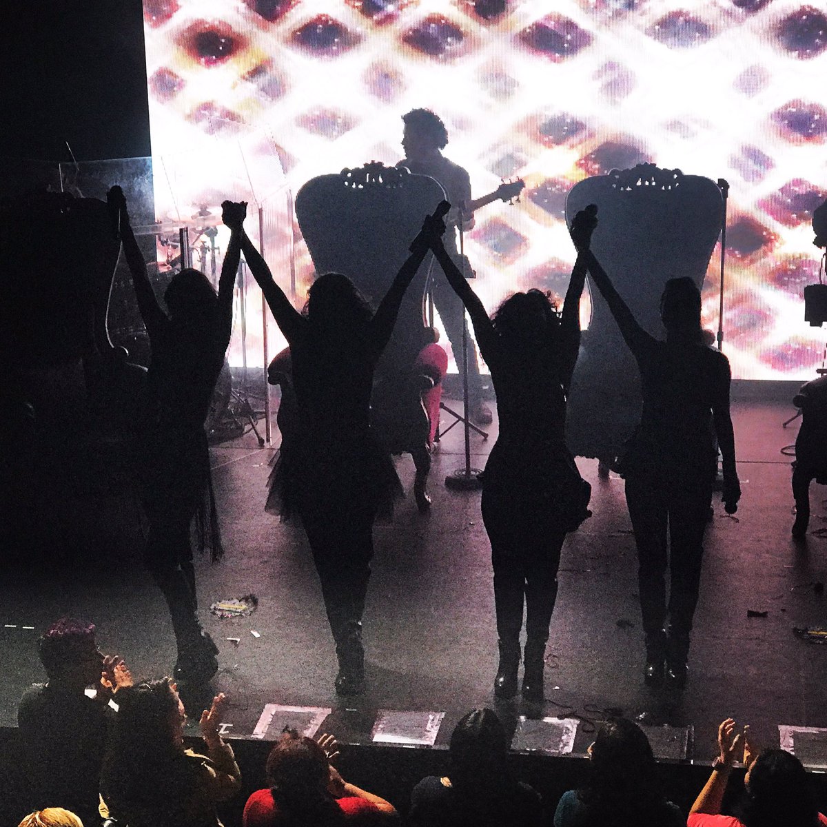 ARTISTASRECESA's tweet image. Con un @Foro_1869 lleno en su totalidad y gran éxito, ayer @EllasOficial_ dio su segundo concierto... pronto nueva fecha!