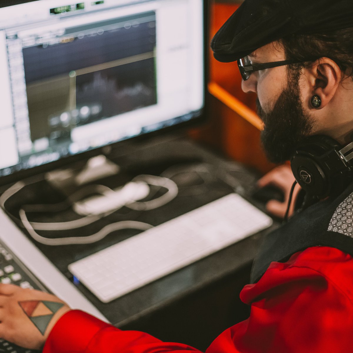 njrsound's tweet image. EQ is very powerful, you can do many  things with it. #AudioEngineer #Mixing #FabFilter #ProTools #Studio #Recording #SSL #Headphones