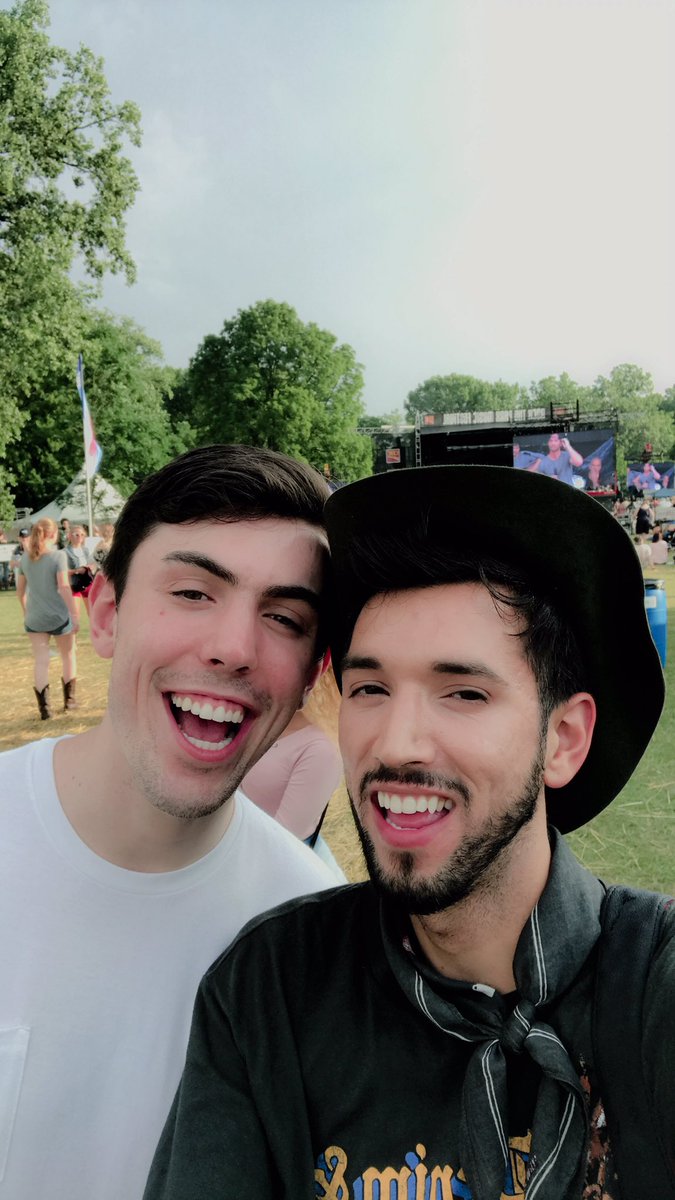 Favourite band, favourite friend 🙌🏻👯‍♂️ #lottomaxupclose <a href="/bssmusic/">Broken Social Scene</a> <a href="/lottomax/">LOTTO MAX</a> <a href="/OntarioLottery/">OLG (Inactive)</a>