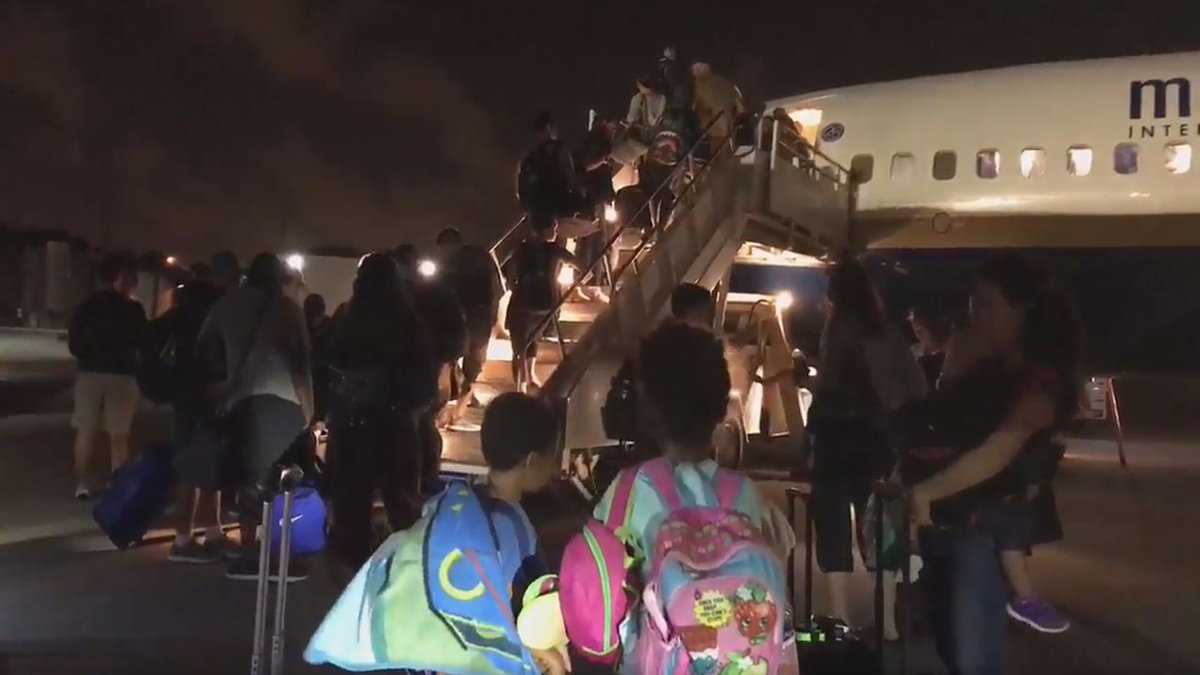 Miami Dolphins owner Stephen Ross flies team, families to LA ahead of #Irma bit.ly/2xVBDdb?utm_me… https://t.co/j7X3GyZUr4