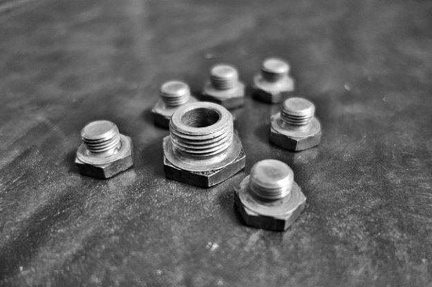 haddockjaguar's tweet photo. Plugs for the oil galley on the #jaguarcar #xkengine https://t.co/SRmTVbxbWg