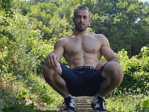 See Robert Smiley on #musclecam XXX LIVE at https://t.co/zDbZsDyOz5! https://t.co/dPUUuvaquV