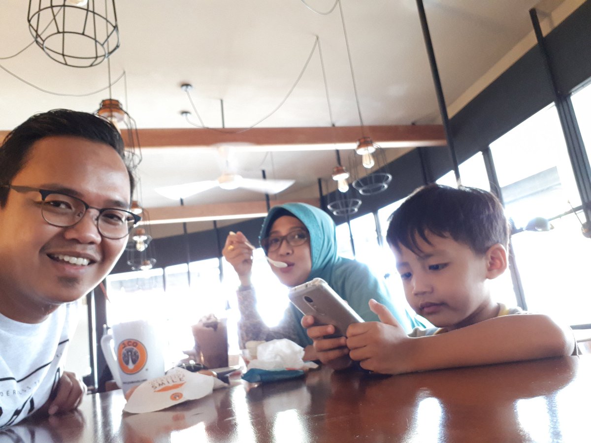 bamssoelis's tweet photo. Moment day .. ibunya anak anak dan anaknya ibu https://t.co/2sT874Dvaa