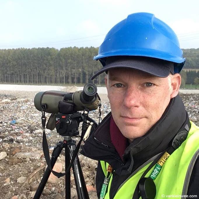 Argentatus's tweet photo. @OnlyGulls Perfectly normal day's work for a #larophile :-) Here's me  last year at a landfill in France reading ringed #gulls #seabirdersaturday https://t.co/lxJIP0EOwr