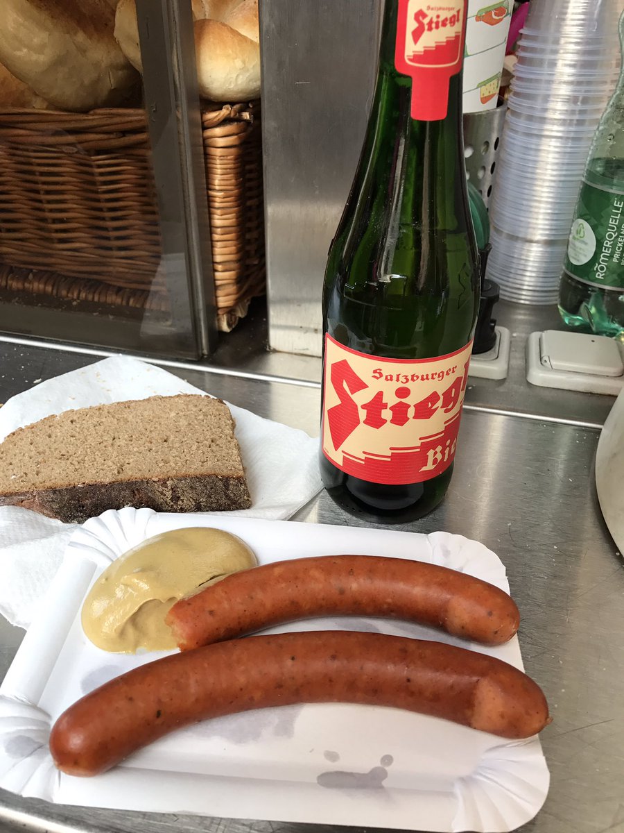 MeindlFCB's tweet photo. Kulinarisches Salzburg! 🇦🇹 #Sporer #Schnaps #RoterVeltliner #Bosna #Würstl #Stiegl #weekend #prost https://t.co/zdicsS2dKf
