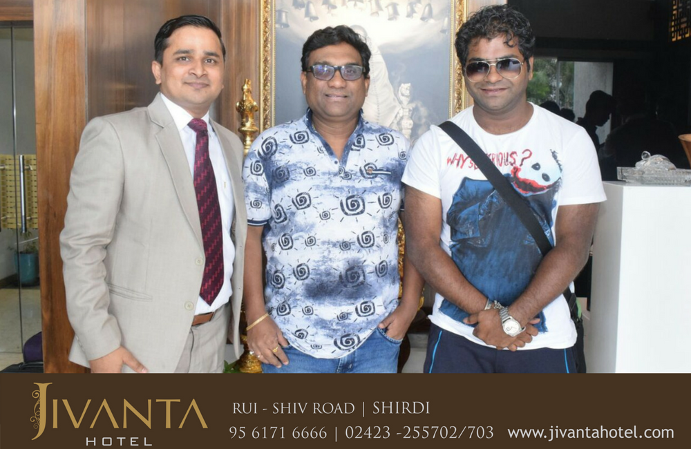 JivantaHotel's tweet photo. TV show @chalahawayeudya artists recently visited us!
#ThankU #nileshsabale #bhaukadam #kushalbadrike #shreyabugde #bharatganeshpure #sagark https://t.co/KD9J09Echh