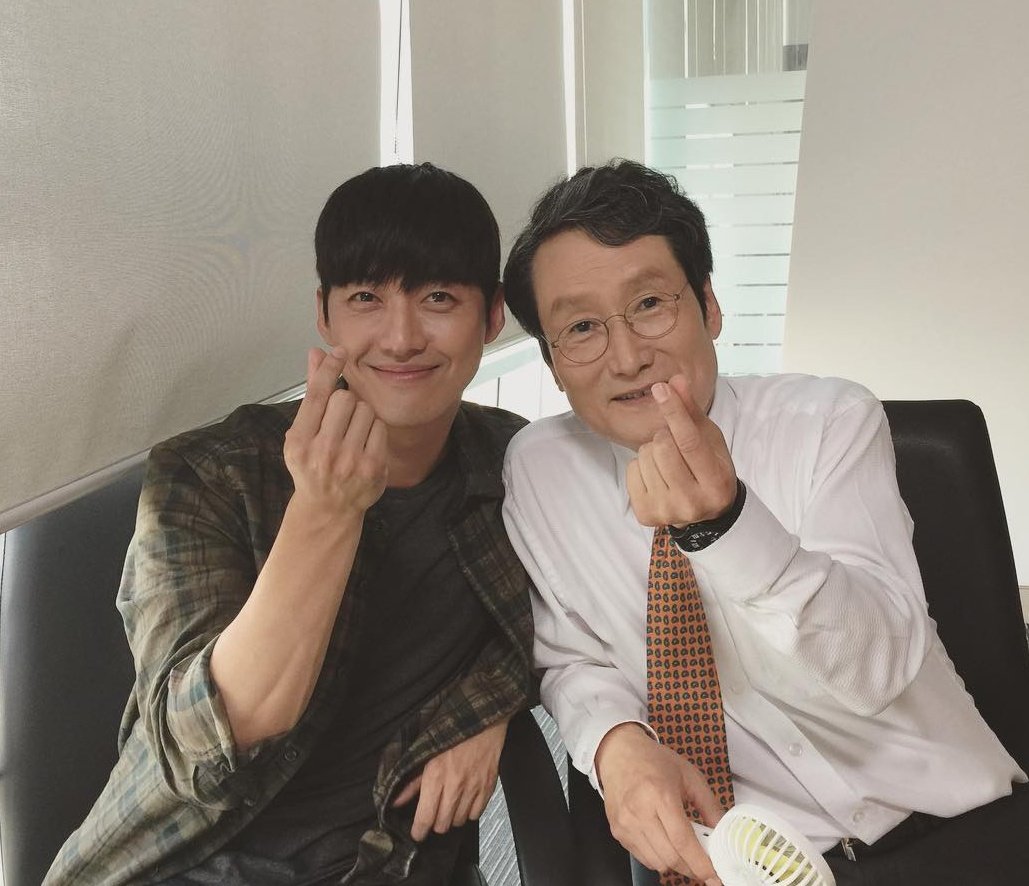 DJR3RevXoAA6Sy0.jpg:large