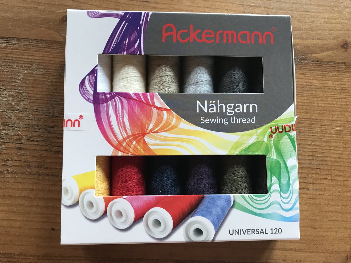 KarinsTestwelt's tweet image. Das wichtigste, was man zum Nähen braucht, natürlich neben einer guten Nähmaschine..
karinstestwelt.de…/13/n%C3%A4hgarn-von-ackerm…/