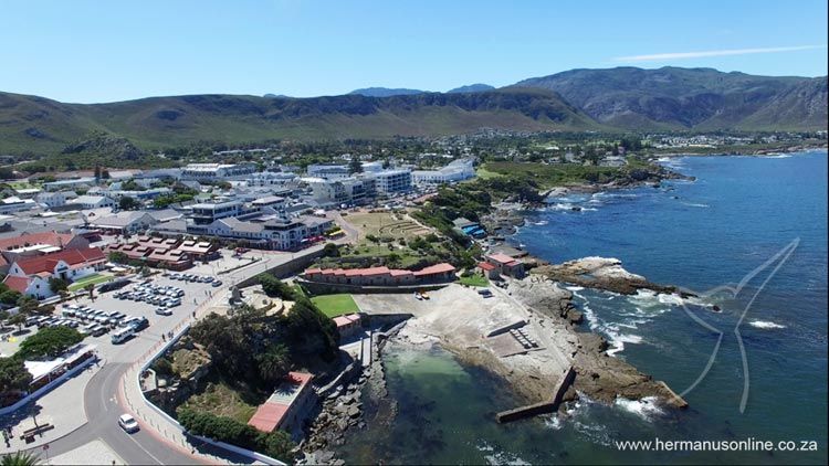 HermanusOnline's tweet photo. Old Harbour in Hermanus... from the sky
View more aerial photos here: https://t.co/RdEC4550lK https://t.co/w95e7EXOEi