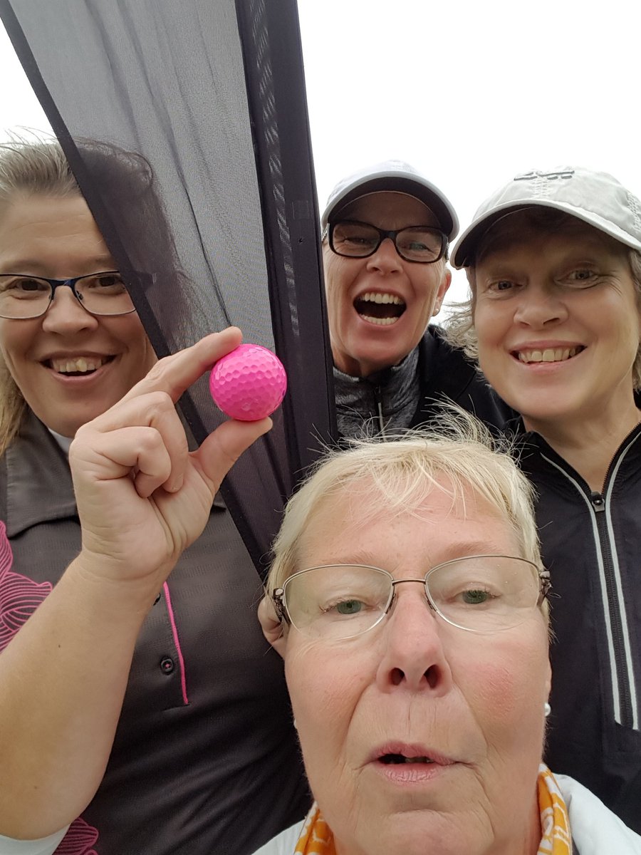 helpat_1's tweet photo. @GoGolffi #suorayhteys# pinkit jyrää https://t.co/uhF3OrpgoN