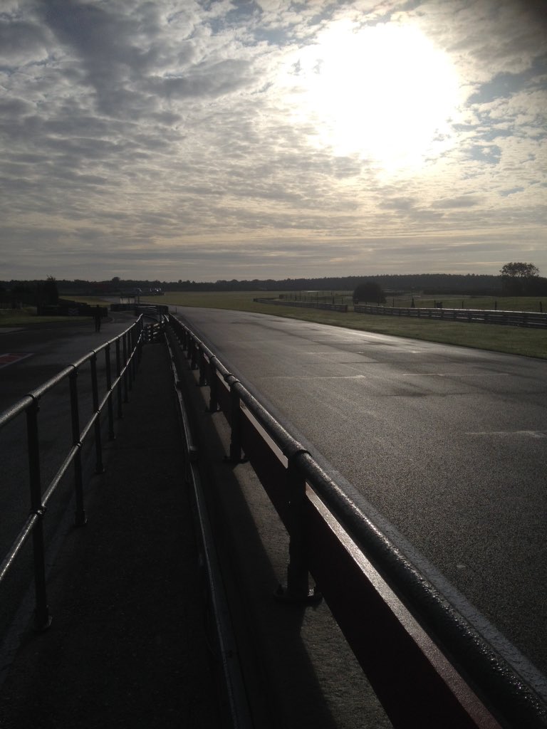 Morning <a href="/SnettertonMSV/">Snetterton Circuit</a> @UKClioCupJnr <a href="/PyroMotorsport/">Pyro Motorsport</a> <a href="/20TenRacing/">20Ten Racing</a>