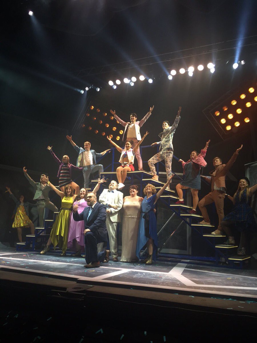 GaryBarlow's tweet photo. Looks like a good time was had by all @TheBandMusical https://t.co/Fzi1KidlDK