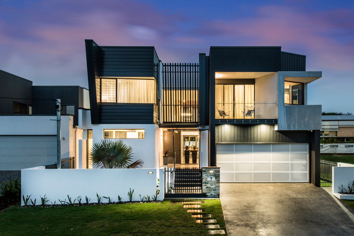 HIA_au's tweet photo. This bold home by Space Constructions won the 2017 HIA Display Home Award.
#SpaceConstructions #ActronAir #HIA #HIAAwards https://t.co/MOfZ8YUG5S