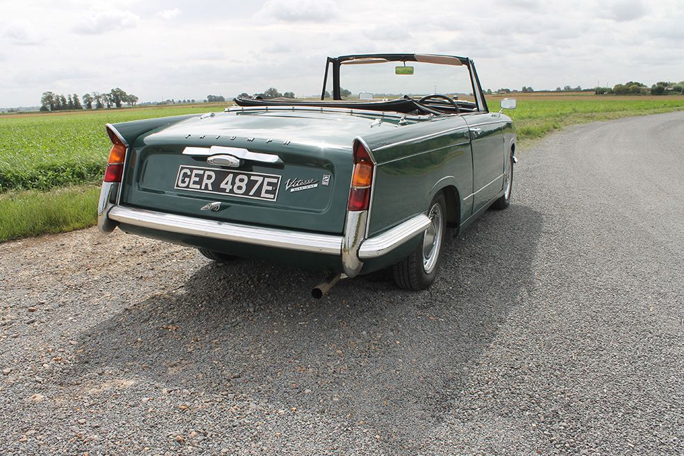 ClassicBuyer's tweet photo. ROAD TEST - TRIUMPH VITESSE via @classicsworlduk https://t.co/8HG1I1EDor https://t.co/rJKg8RfSDa