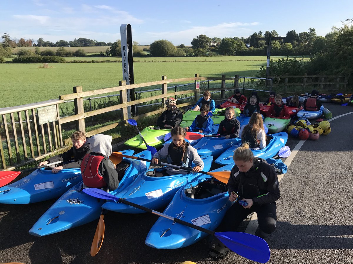 hitchinscouts's tweet photo. An early start for the District #KayakingRiverTrip this morning. Paddling 7.5 miles from Harlow to Ware. https://t.co/AIzos7xxVM
