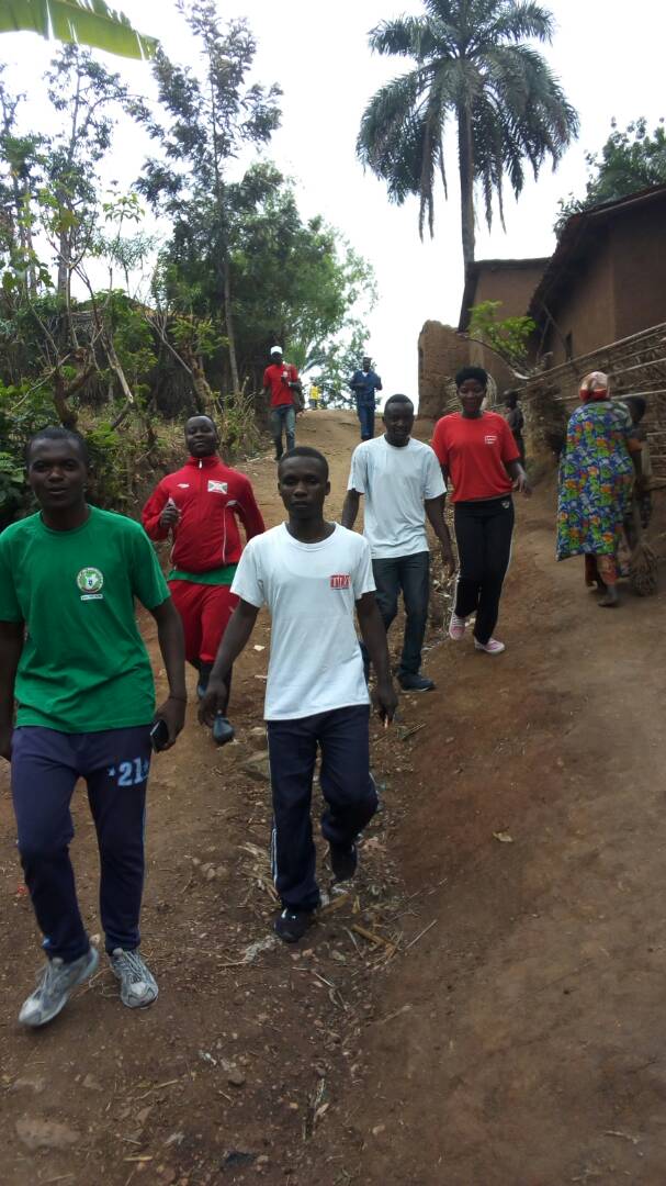 abavukanyi's tweet photo. Aujourh' hui l association des amis de la paix ( A.A.P.S) a organisé un camps de travail sur la coline #Rundo de la @BubanzaProvince https://t.co/gCqMY9ucOV
