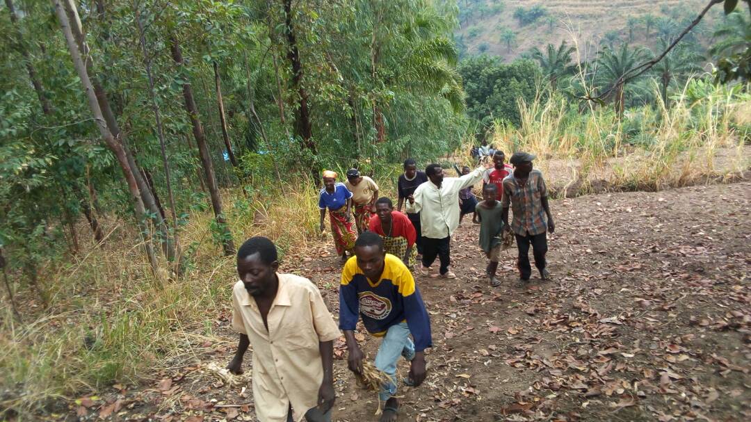 abavukanyi's tweet photo. Aujourh' hui l association des amis de la paix ( A.A.P.S) a organisé un camps de travail sur la coline #Rundo de la @BubanzaProvince https://t.co/gCqMY9ucOV