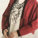実はネックレス!でもどう考えても刻みのりを大量にこぼした人だ!