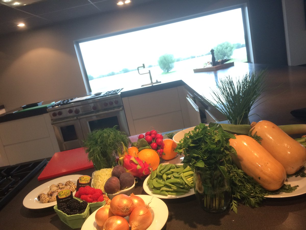Sub-Zero Wolf Experience <a href="/Alluance/">Alluance Group</a> samen met food-&amp;design liefhebbers lunch bereiden met #subzerowolf apparatuur!