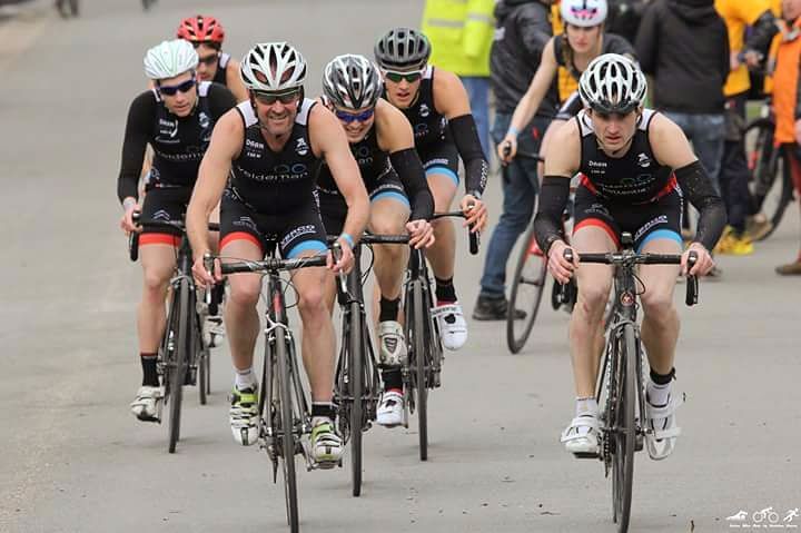 brunoclerbout's tweet photo. .@T3_series La Roche today at 18:10. Auw😓... C'mon @Triatlon_3MD! My last triathlon race this season. Then #swimrun. #TeamVeldeman #ProReno https://t.co/k2j7XHYah7