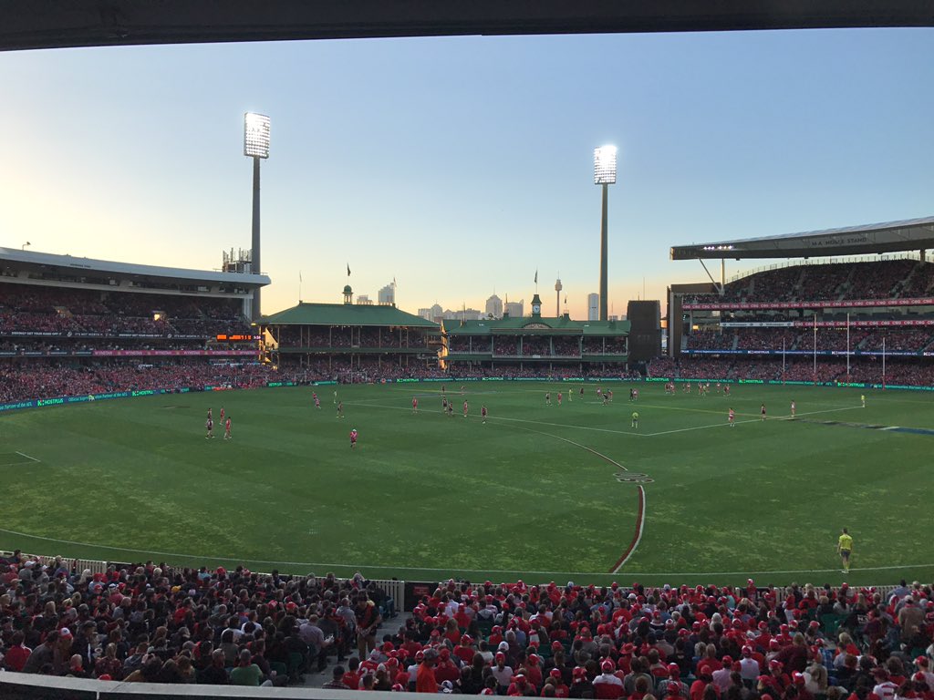 What a second quarter, Buddy blows the bombers away #goswans