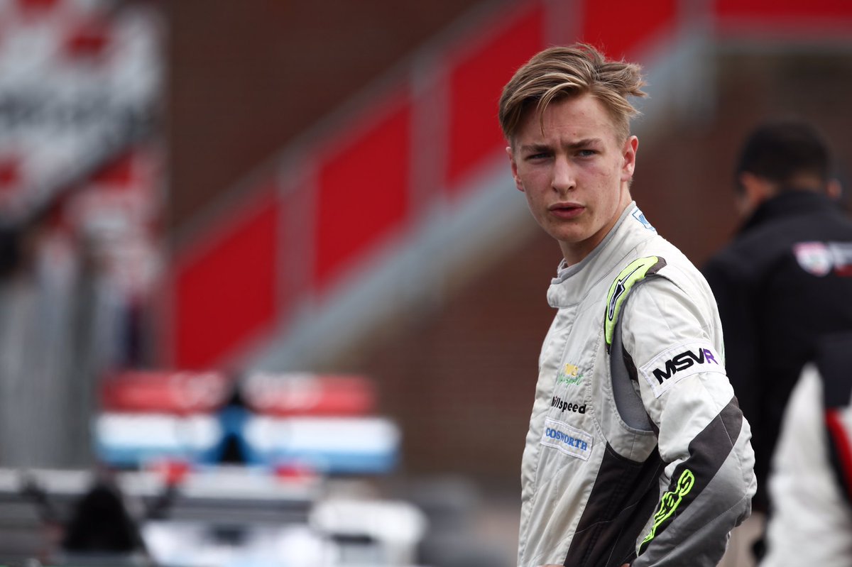 NickWorm13's tweet photo. 🏁🏁🏁@SnettertonMSV @BRDCBritishF3 https://t.co/Q4xmaI1Cu9