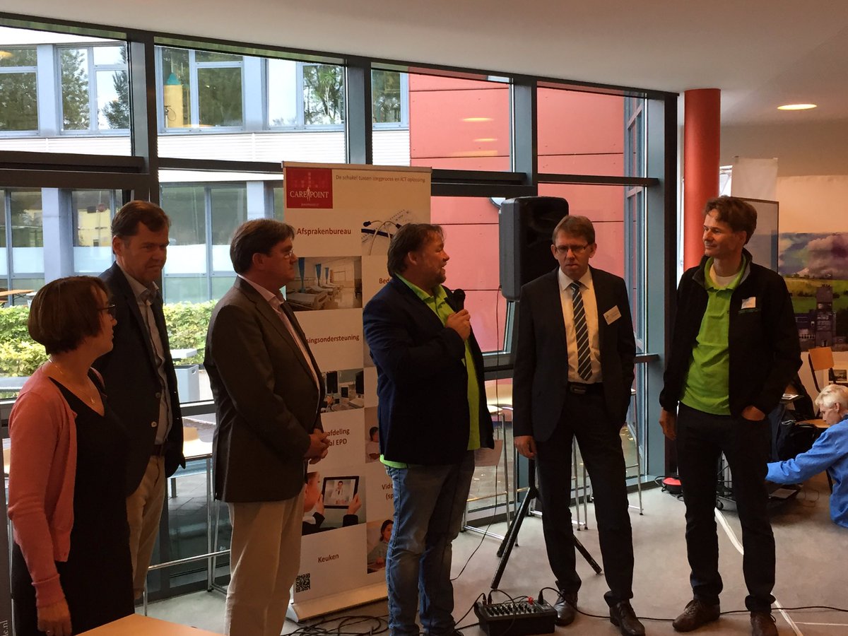 Opening van de <a href="/Techniktag_Boch/">Techniktag Bocholt</a>  met @BeaSchouten <a href="/MJAHielkema/">Marcel Hielkema</a> Freddy Heinzel en Berufskolleg Bocholt-West!