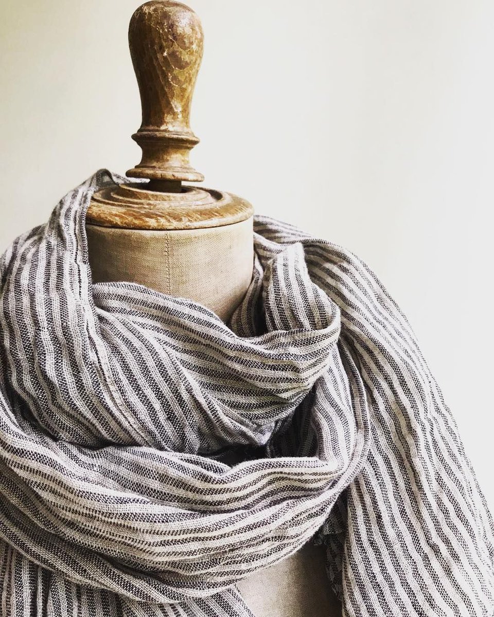 linenbee's tweet photo. Texture... ❤️ new linen scarves coming to our shop later today ❤️ check the link in the bio #linen #linenbee #linenb… https://t.co/Z0hXJ1kZaf