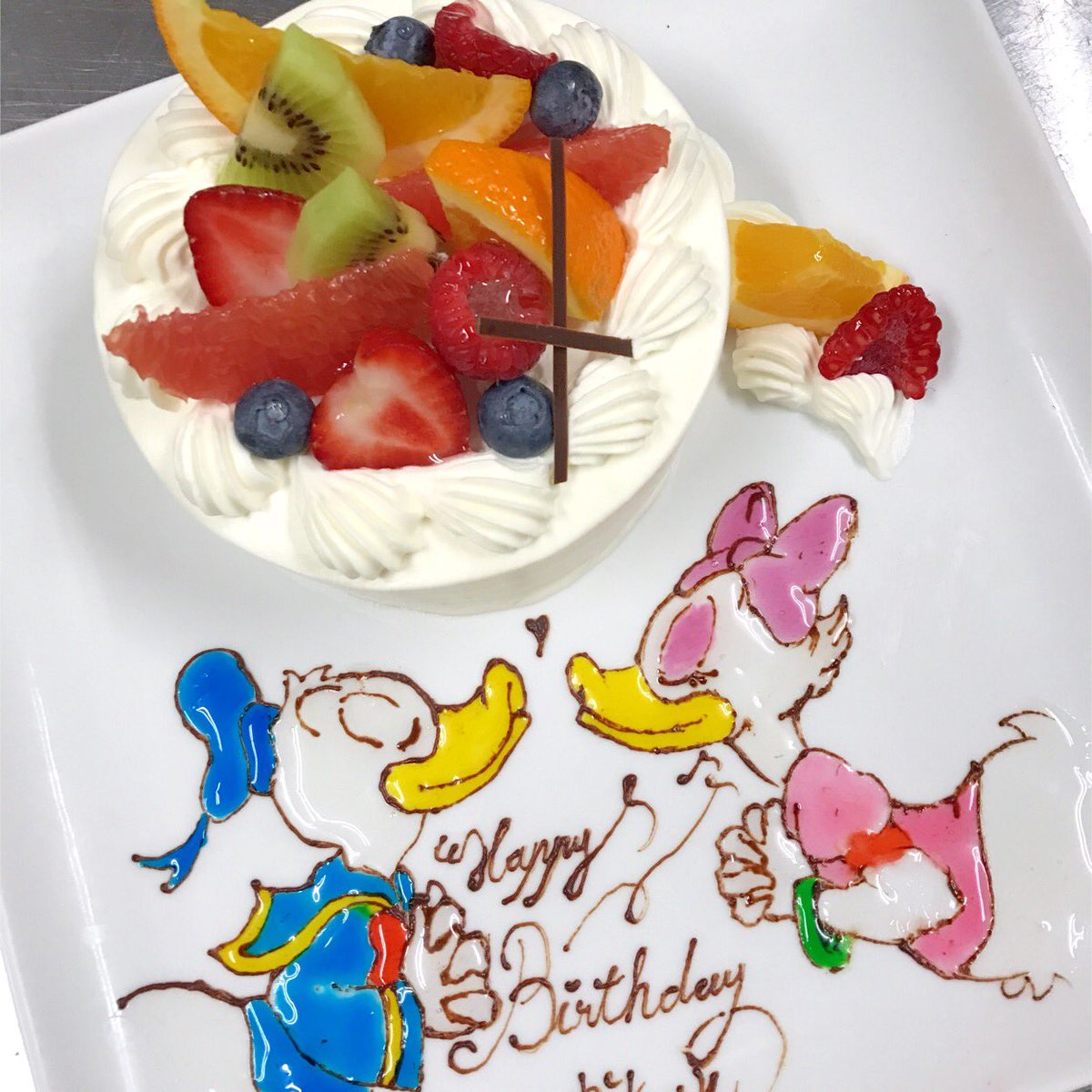 じゅん やた ๑ ๑ ナパージュに食用色粉のジェル混ぜて色合わせただけだよー9