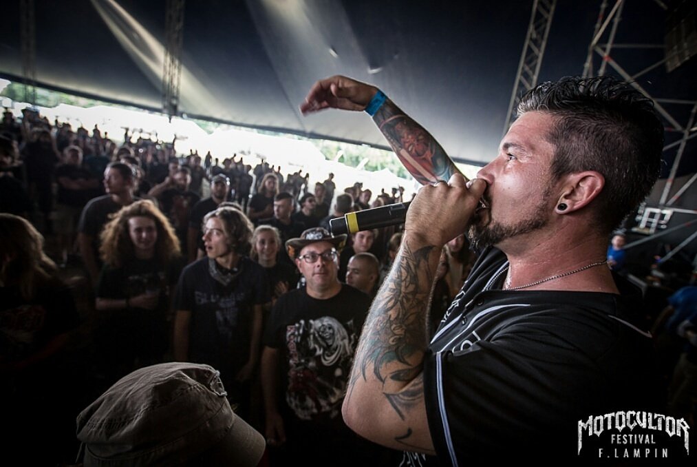 breedmachineoff's tweet photo. 📸:F.Lampin. #breedmachine #frenchmetal #metal #deathcore #neometal #neodeathcore #decepticons #breedsolierz #support #tour  #tourlife #live https://t.co/niX6f7YSQx