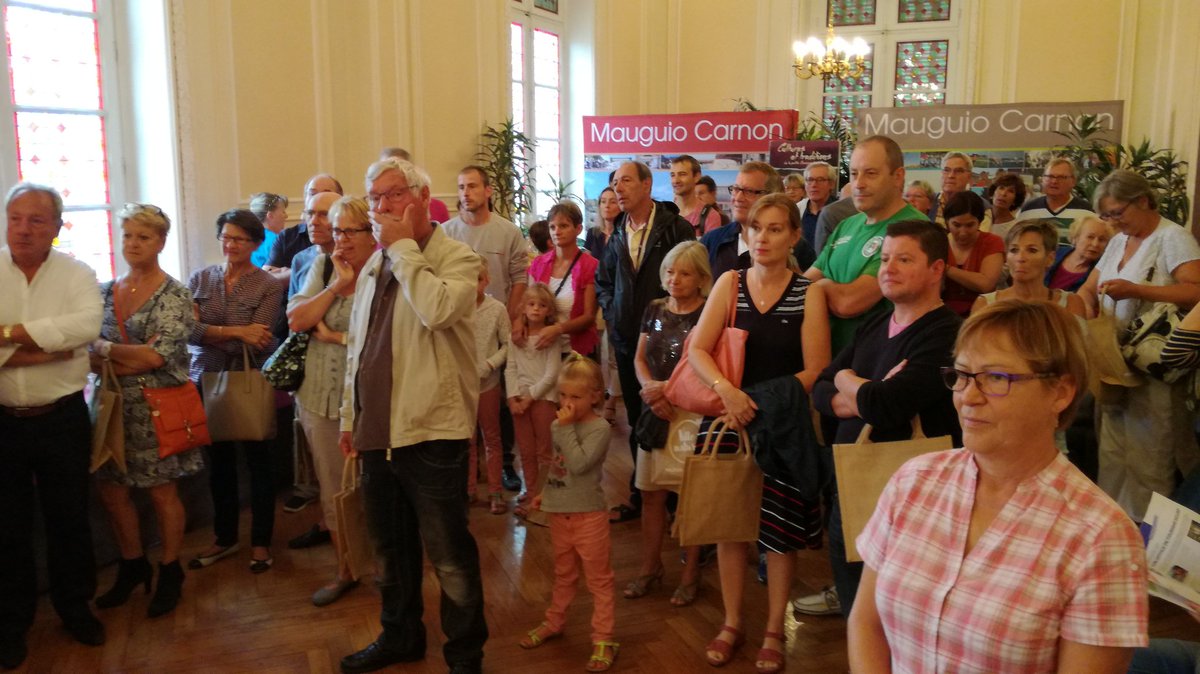 Je souhaite la bienvenue aux #NOUVEAUXARRIVANTS rassemblés en nombre ce matin dans la salle des mariage de l'Hôtel de Ville.