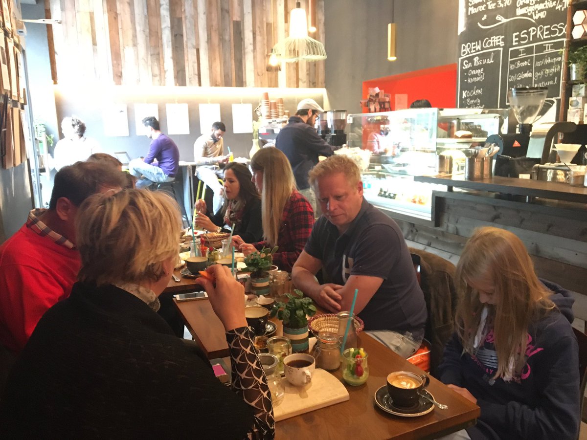 KokoaCollection's tweet photo. Enjoying the Frankfurt cafe culture recommended by @sprudge #Aniis https://t.co/rXqrf2VXRv