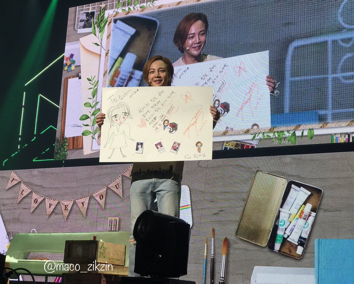 maco_zikzin's tweet photo. ラフなスタイル
このジーンズもクローゼットに
吊ってあったのかな ( *´艸`)

２日目
 
#장근석 
#cripresent https://t.co/bNztuJCf2s