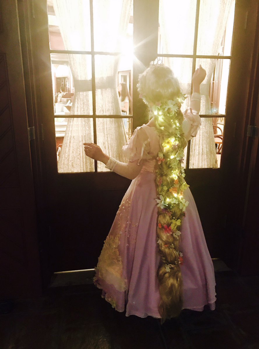 彩yuri Auf Twitter 速報 塔の上のラプンツェル 花は煌めく魔法の花 魔法の髪の毛光らせました Dハロ仮装17 Dハロ