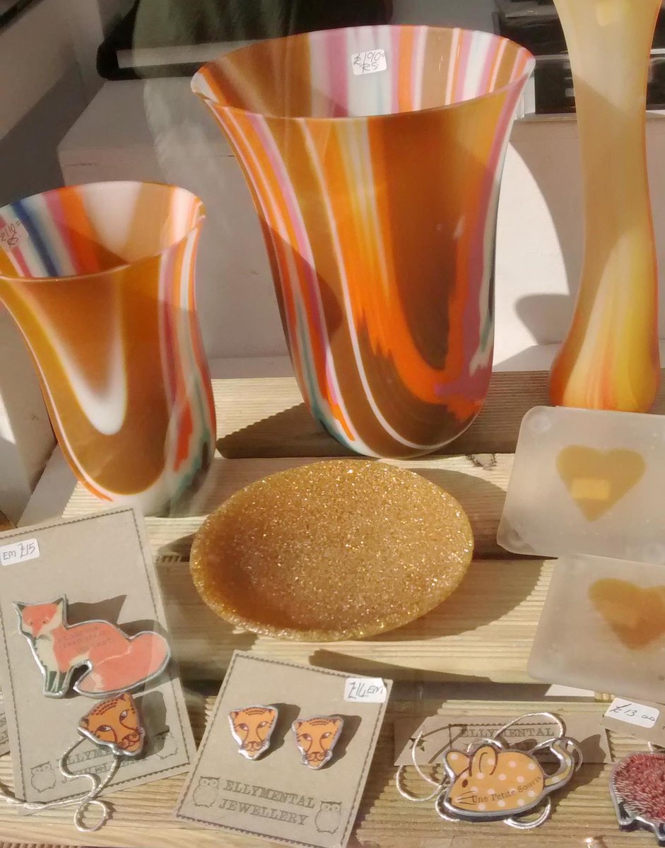 Catching the last of the rays of summer here at Oriel Makers - with work by <a href="/ruthshelleyglas/">ruth shelley glass</a> and @EllyMentalJewel !